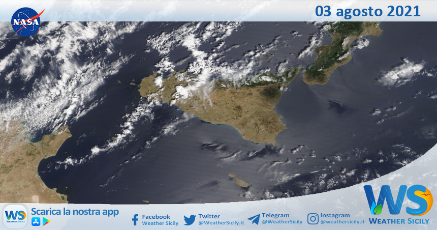 Sicilia: immagine satellitare Nasa di martedì 03 agosto 2021