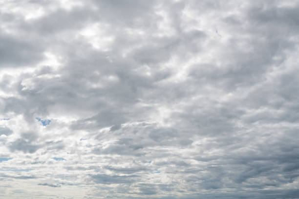 Meteo Enna: domani mercoledì 1 Novembre molto nuvoloso per velature.