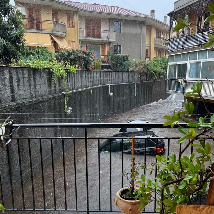 Sicilia: Alluvione a Giarre! Caduti oltre 480mm di pioggia in poche ore! Chiuso tratto Autostrada A18